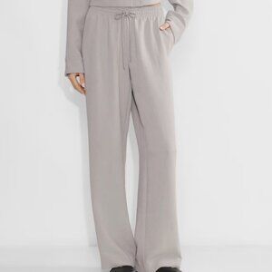 NEW - Aritzia Wilfred Thesis Pants in Crepette Fabric in Taupe Color - Medium
